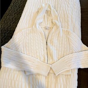 Super cute cropped, zip, hooded sweat sweater